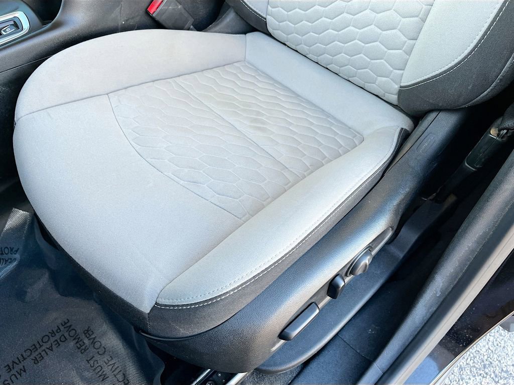 Used 2021 Chevrolet Equinox LS w/ LPO, Blackout Package image 18