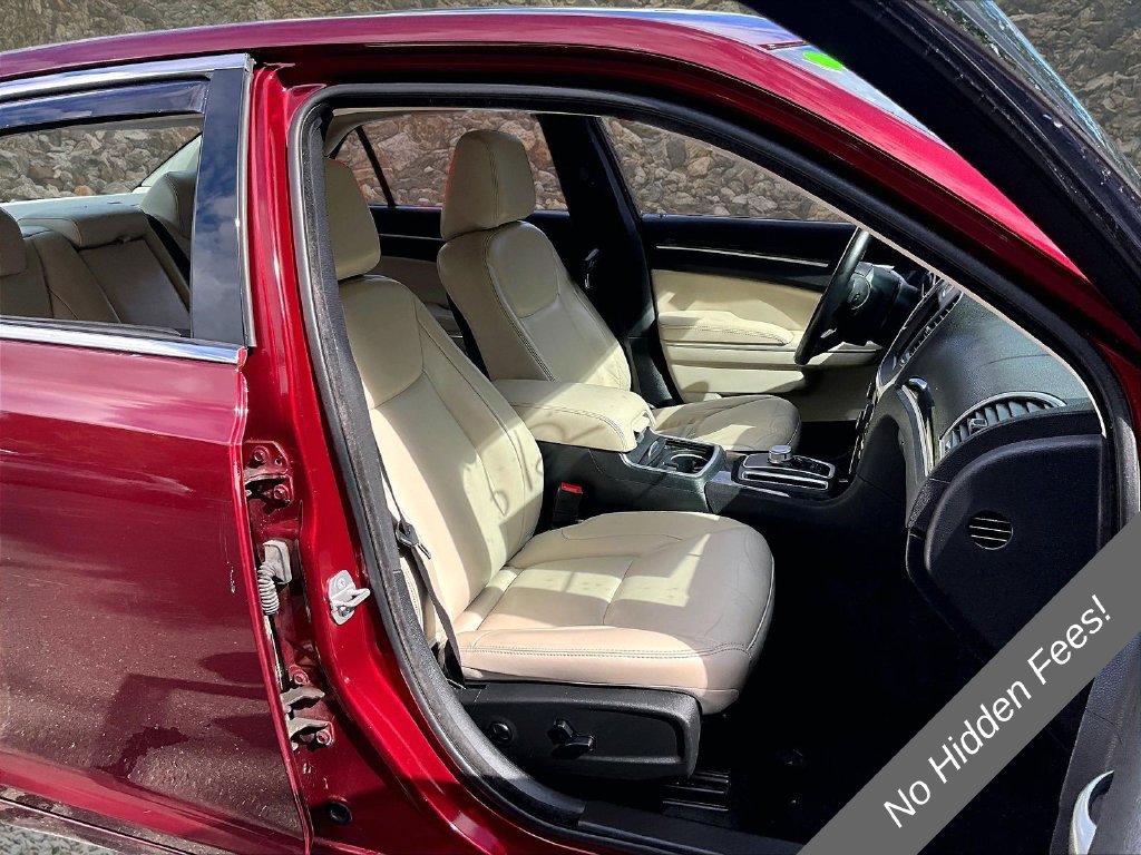 Used 2015 Chrysler 300 Limited RWD image 7