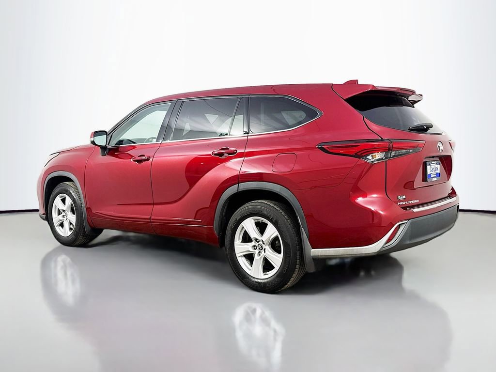 Used 2020 Toyota Highlander LE AWD/4WD image 5