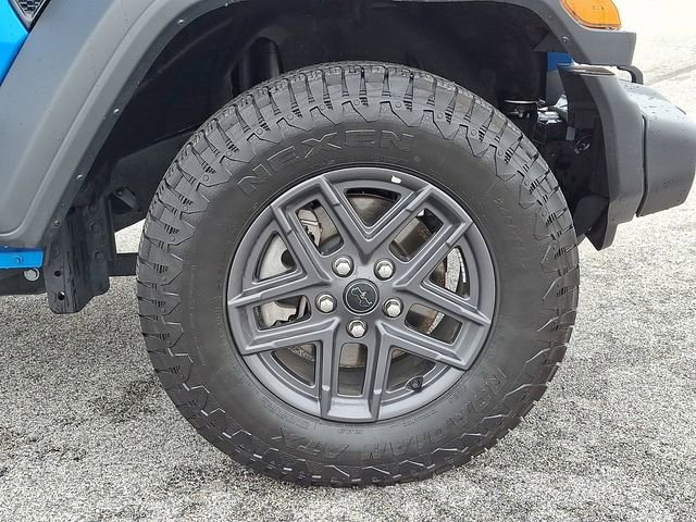 Used 2025 Jeep Wrangler Sport S image 12