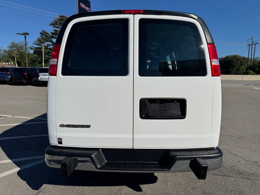 Used 2025 Chevrolet Express 2500 w/ Driver Convenience Package RWD image 6