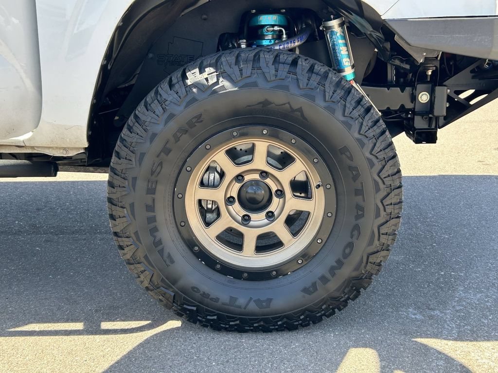 Used 2018 Toyota Tacoma SR w/ SR Convenience Package AWD/4WD image 9