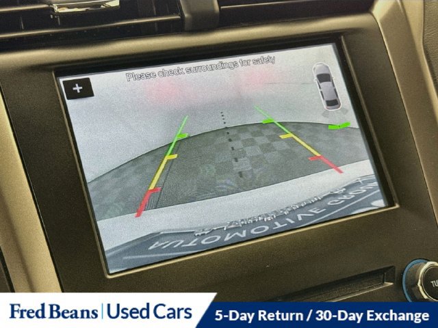 Used 2017 Ford Fusion SE w/ Fusion SE Technology Package FWD image 5