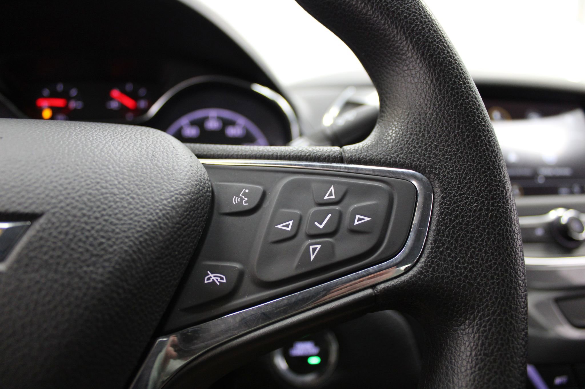 Used 2019 Chevrolet Cruze LT w/ Convenience Package image 37