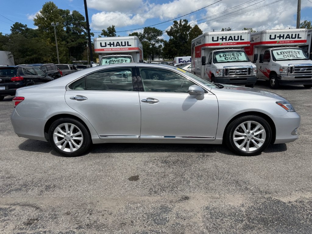 Used 2010 Lexus ES 350 w/ Preferred Accessory Package FWD image 2