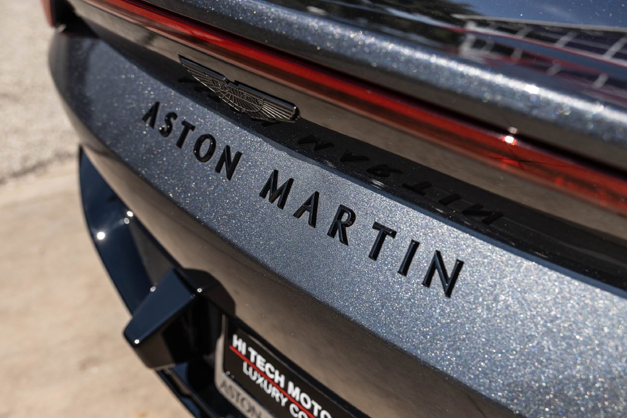 Used 2023 Aston Martin V8 Vantage Roadster RWD image 18