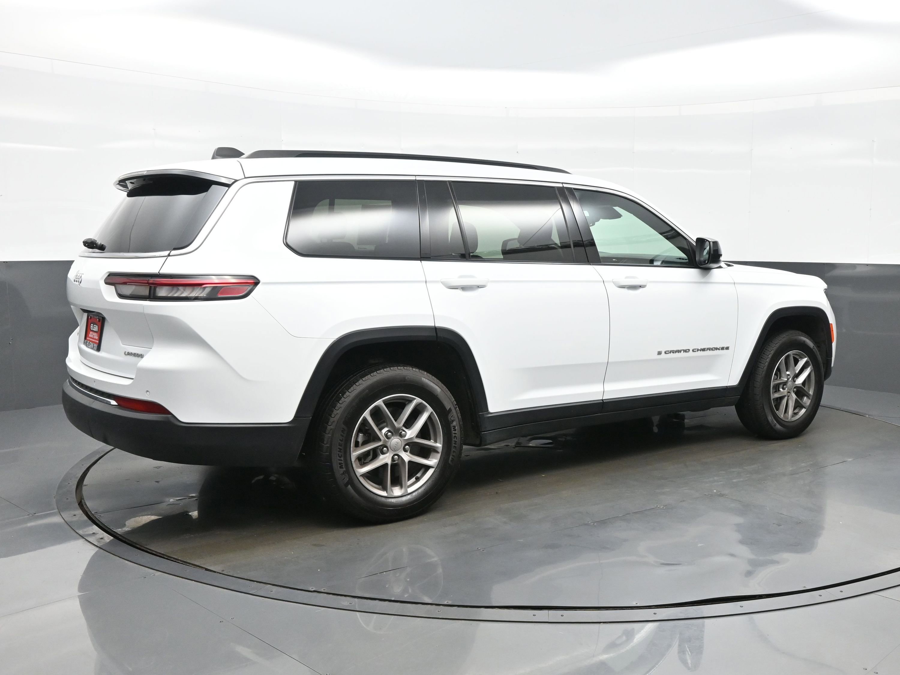 Used 2025 Jeep Grand Cherokee L Laredo w/ Trailer Tow Package AWD/4WD image 6