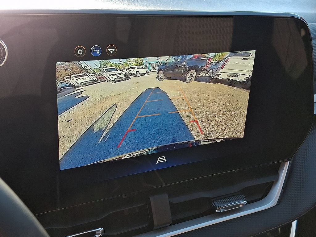 Used 2025 Chevrolet Equinox LT FWD image 18