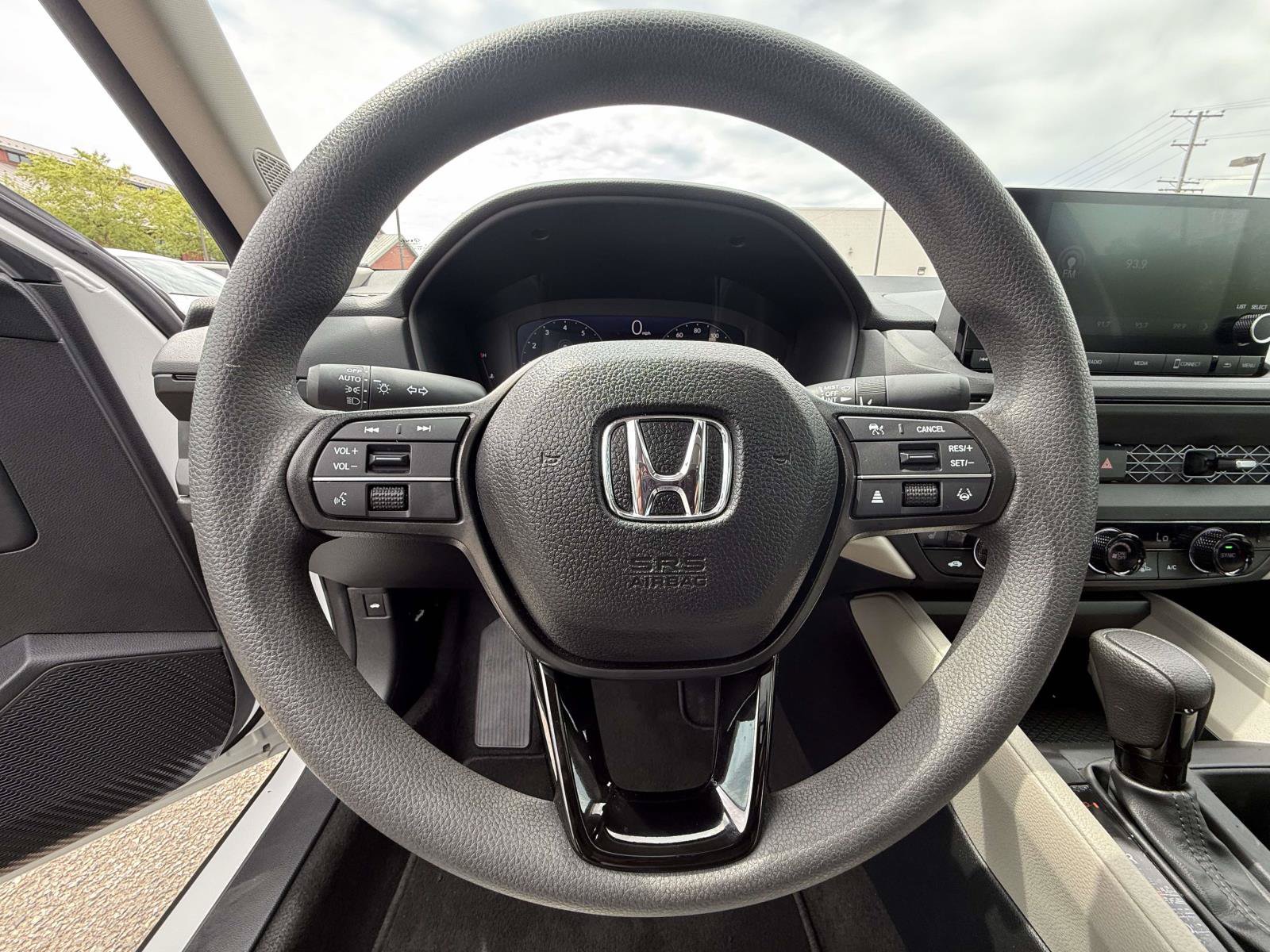 Certified 2025 Honda Accord SE image 9