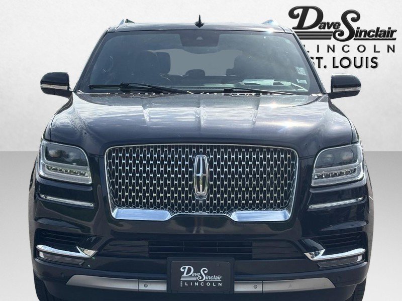 Used 2021 Lincoln Navigator Reserve w/ Luxury Package AWD/4WD image 2
