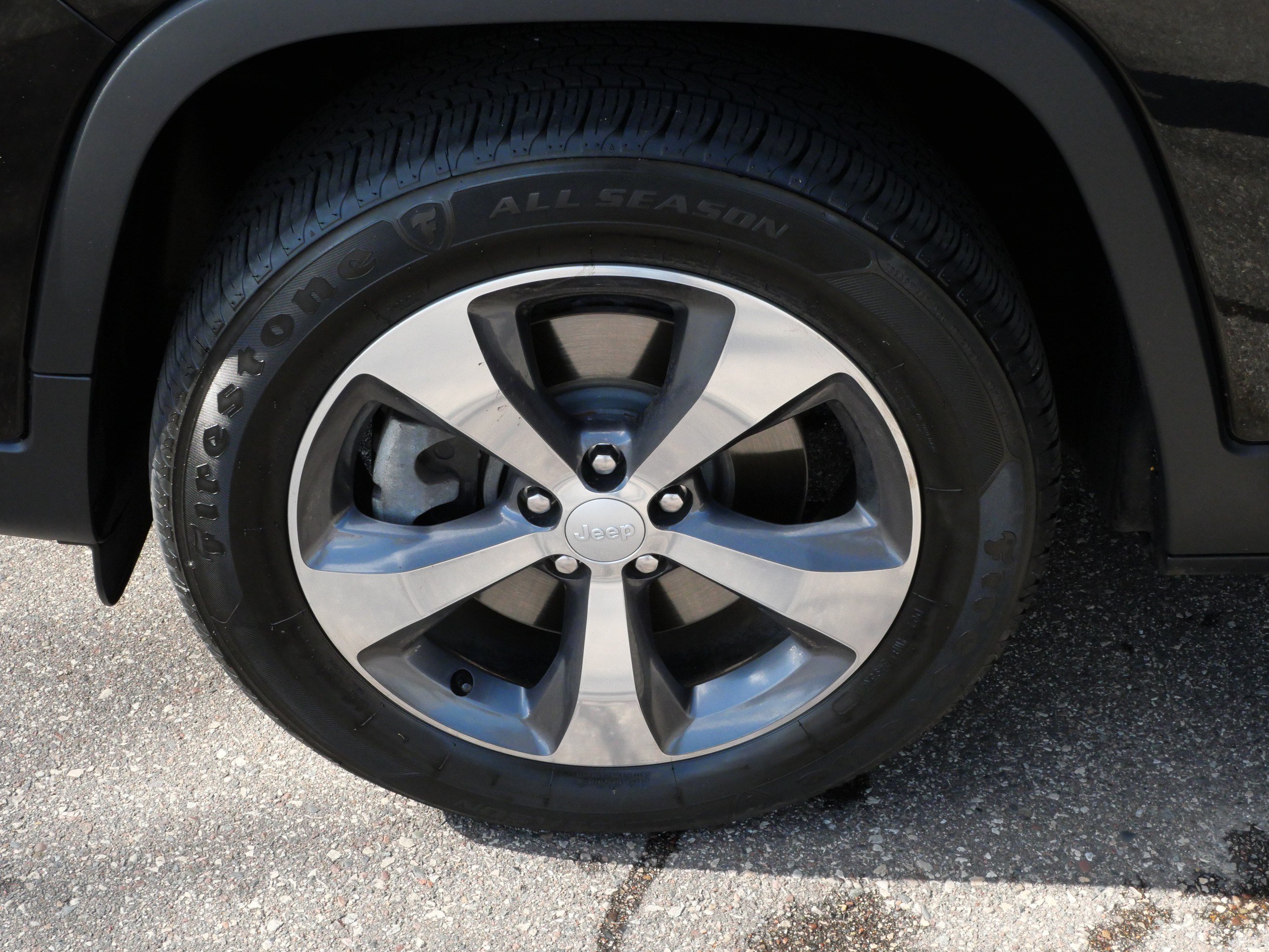 Used 2019 Jeep Cherokee Limited w/ Luxury Group AWD/4WD image 15