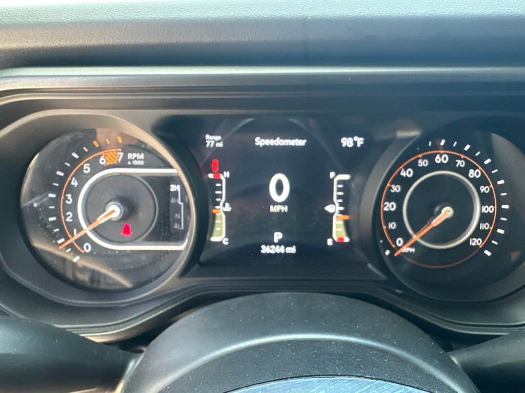Used 2025 Jeep Wrangler Unlimited Sahara AWD/4WD image 17