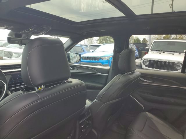 New 2026 Jeep Grand Cherokee Limited AWD/4WD image 11