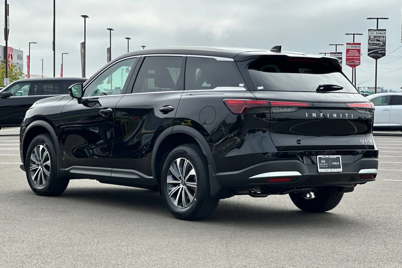 New 2027 INFINITI QX60 Pure w/ Cargo Package AWD/4WD image 3