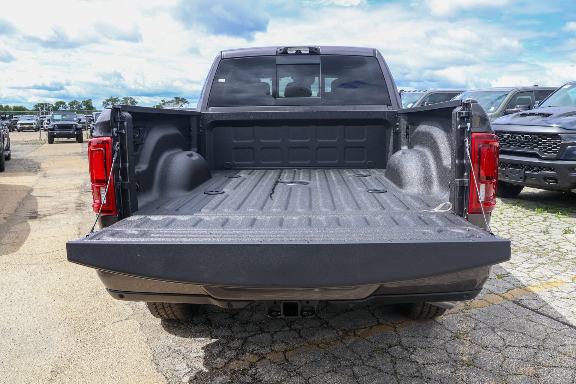 New 2026 RAM 2500 Limited AWD/4WD image 14