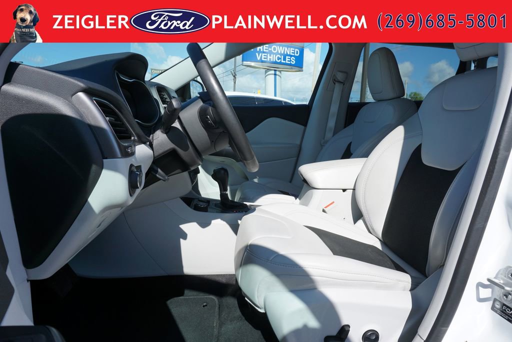 Used 2021 Jeep Cherokee Latitude Plus AWD/4WD image 16