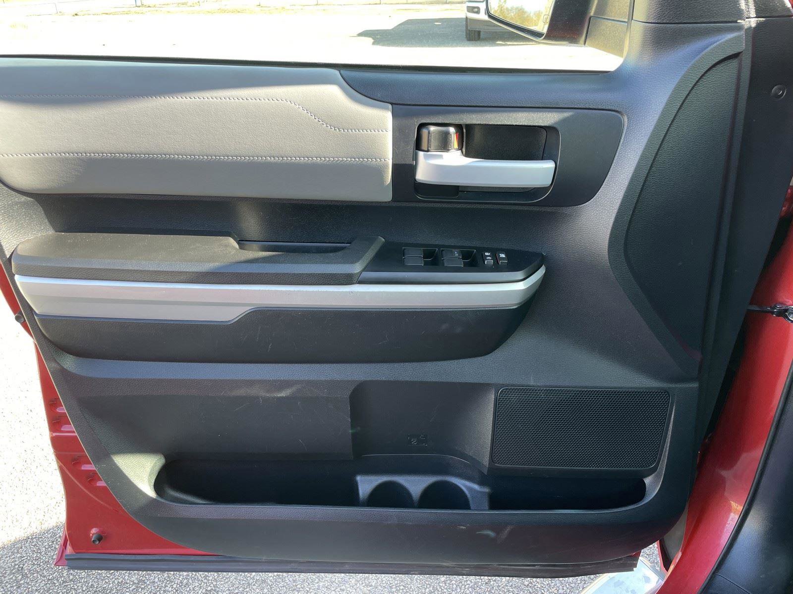 Used 2015 Toyota Tundra Limited image 31