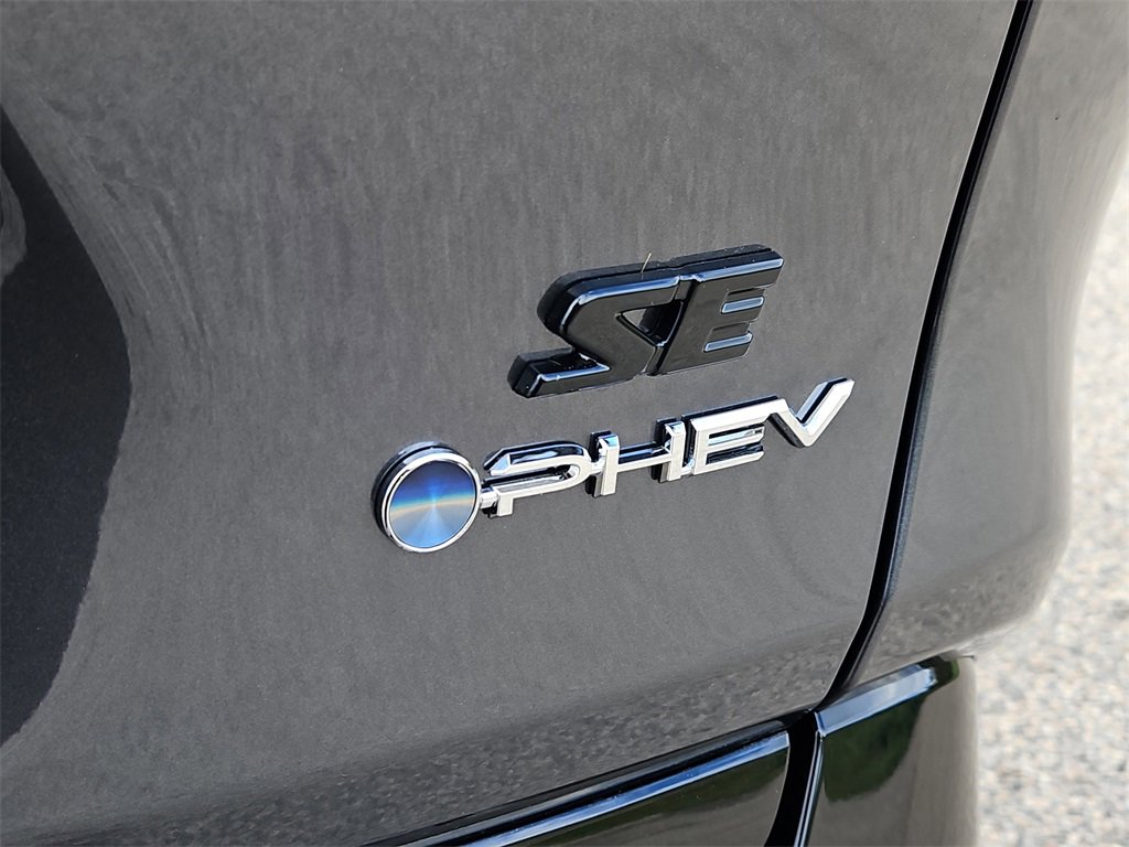 New 2025 Toyota RAV4 SE image 4