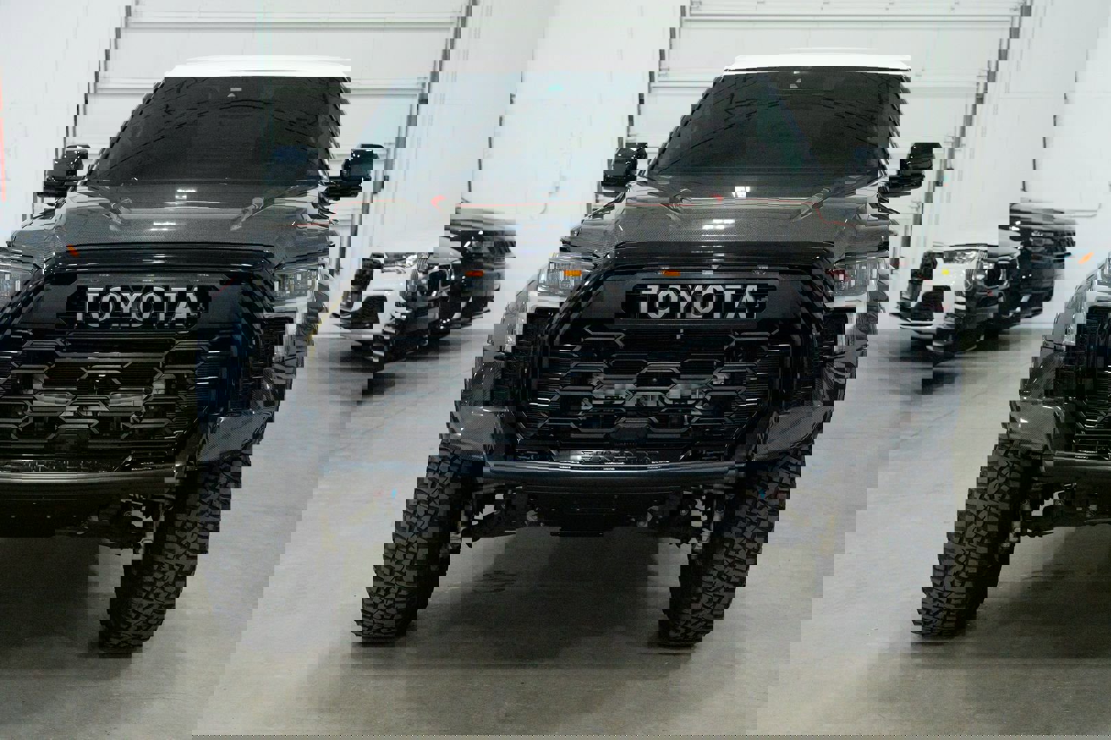 Used 2024 Toyota Tundra Limited image 2