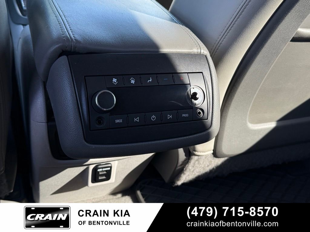 Used 2016 GMC Acadia SLT image 29