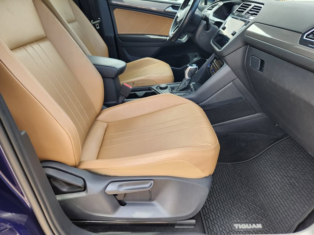 Used 2022 Volkswagen Tiguan SE AWD/4WD image 16