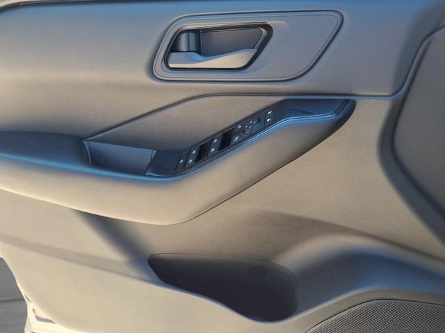 Used 2024 Nissan Rogue S AWD/4WD image 16