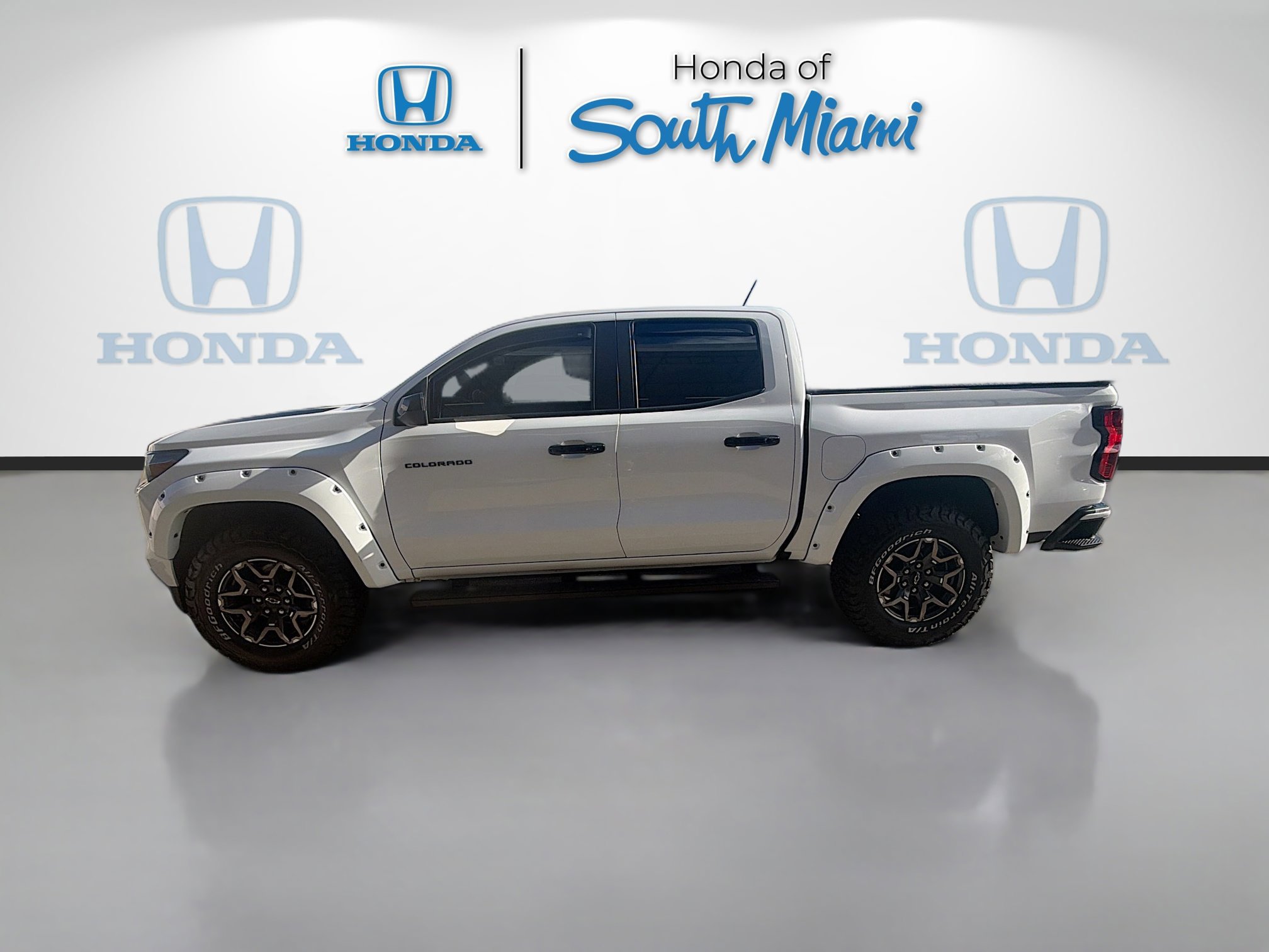 Used 2024 Chevrolet Colorado LT w/ LT Convenience Package RWD image 4