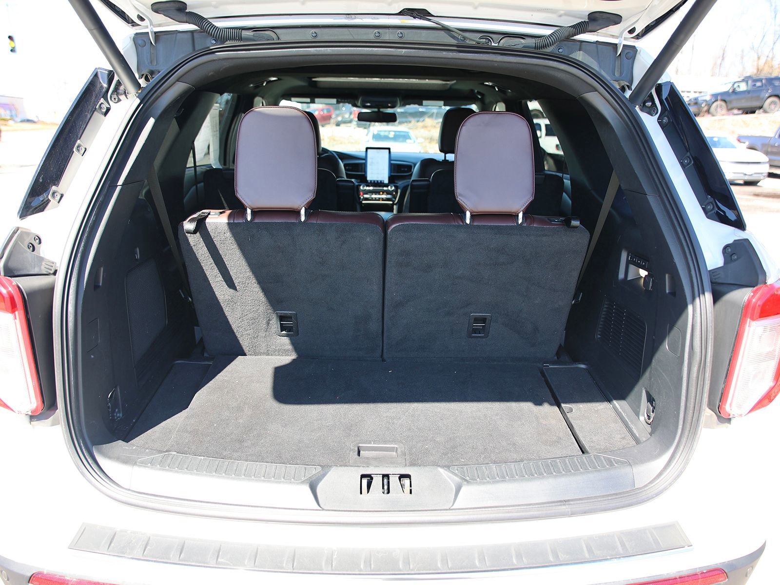 Certified 2022 Ford Explorer Platinum w/ Equipment Group 601A image 15