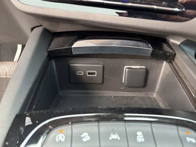 Used 2021 Buick Envision Essence image 28