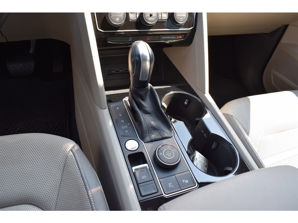 Used 2021 Volkswagen Atlas SEL Premium image 25