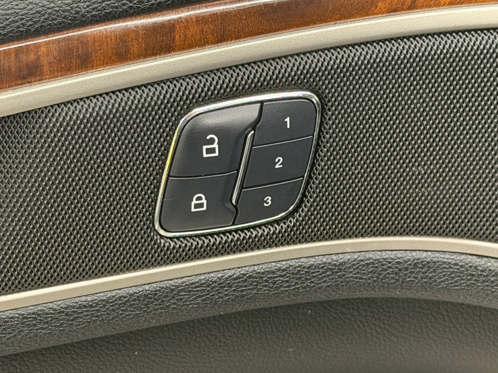 Used 2015 Lincoln MKZ FWD image 22
