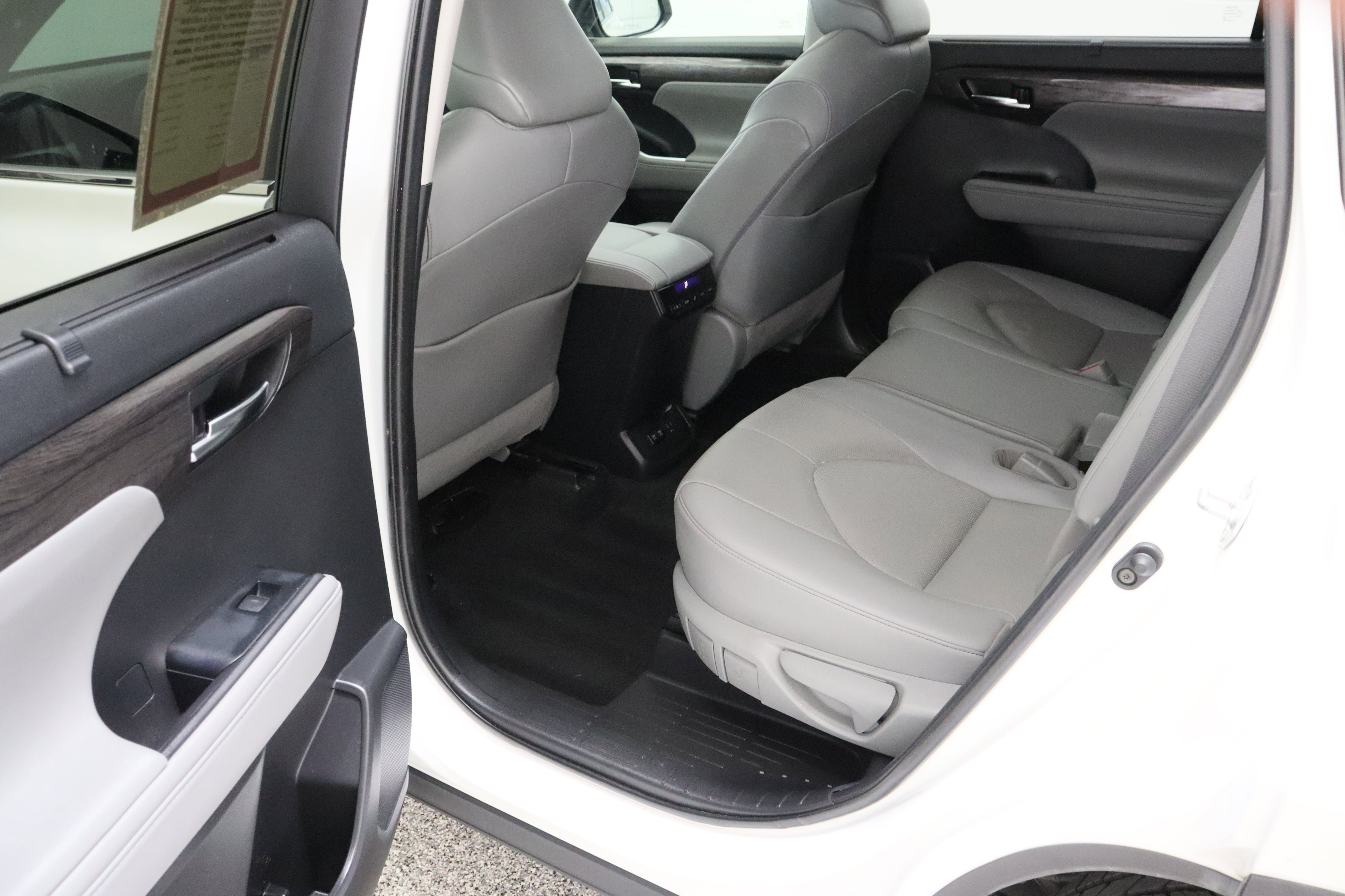 Certified 2020 Toyota Highlander Limited image 30