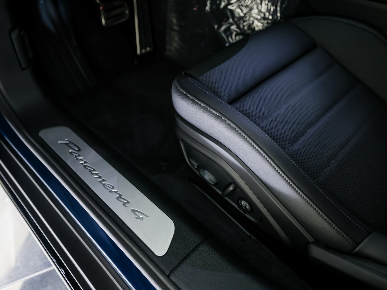 New 2026 Porsche Panamera 4 AWD/4WD image 14