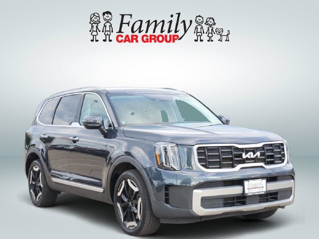 Used 2023 Kia Telluride S AWD/4WD image 2