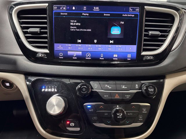 Used 2021 Chrysler Pacifica Touring-L FWD image 8
