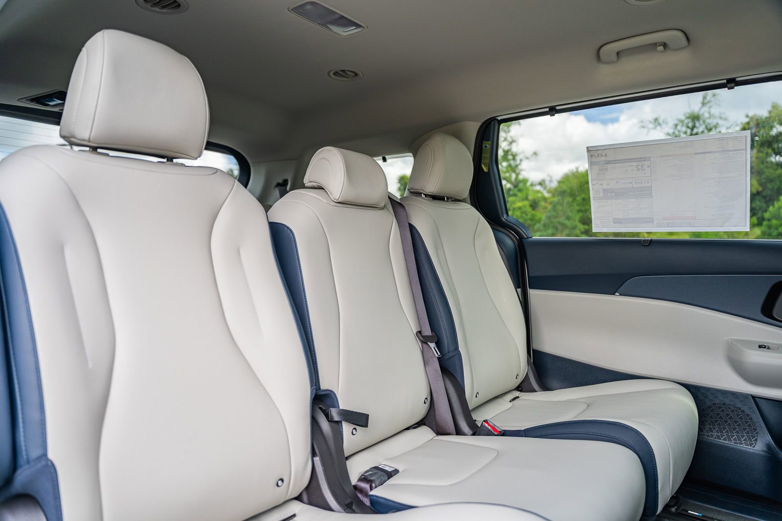 New 2026 Kia Carnival EX image 9