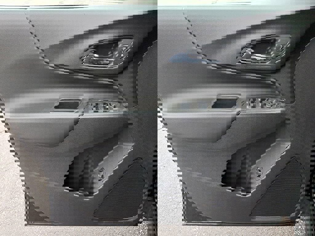 Certified 2021 Chevrolet Equinox LT image 14