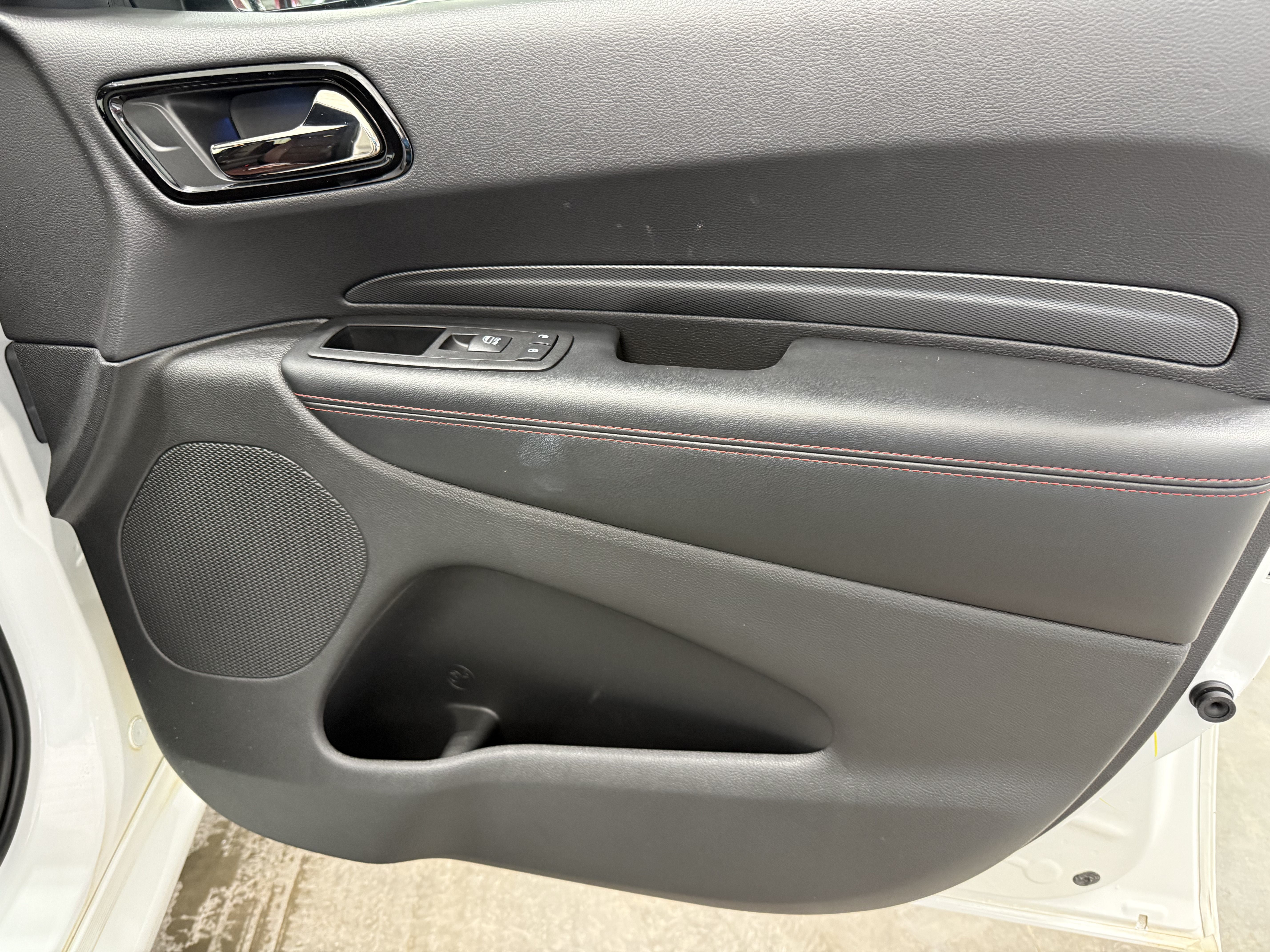 Used 2025 Dodge Durango GT AWD/4WD image 9