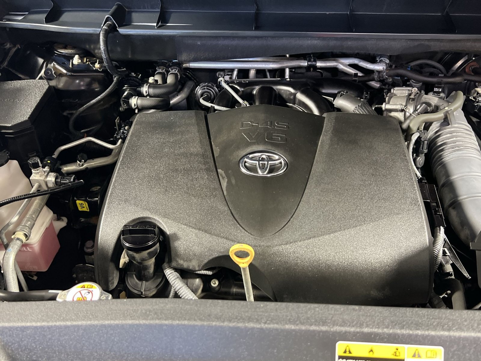 Used 2020 Toyota Highlander XLE AWD/4WD image 30
