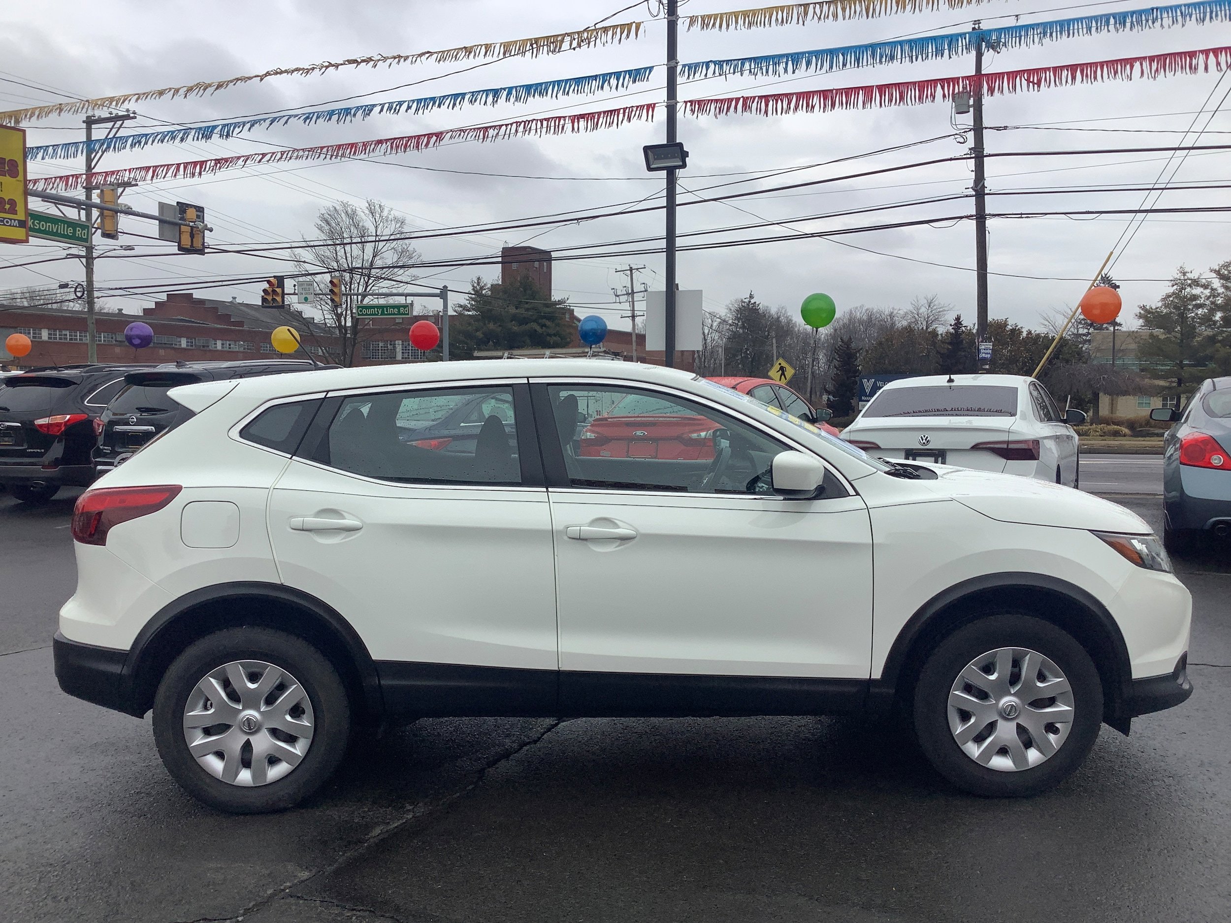 Used 2018 Nissan Rogue Sport S AWD/4WD image 9