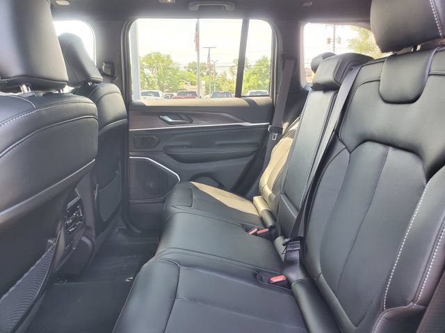 New 2026 Jeep Grand Cherokee Limited AWD/4WD image 15