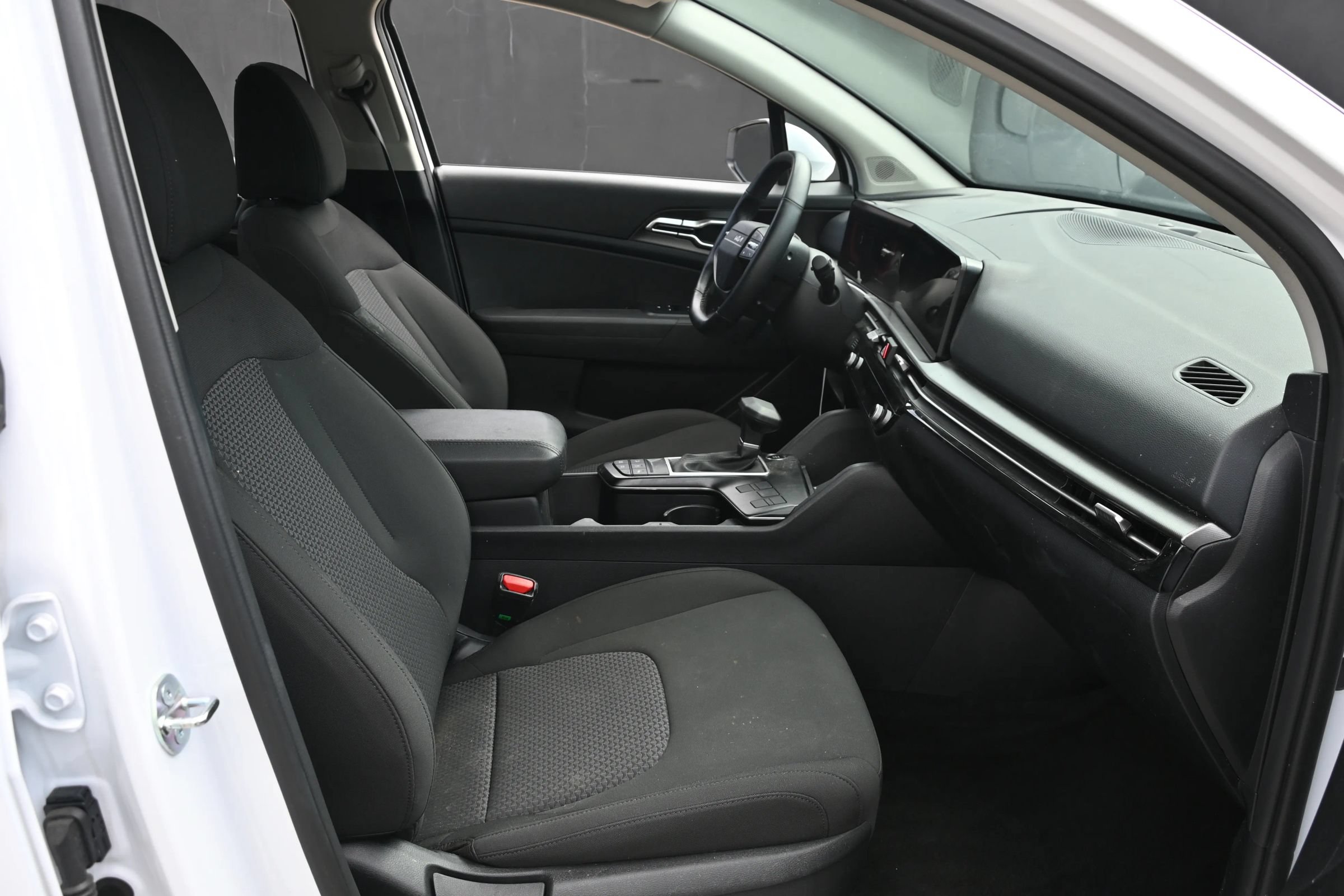 Used 2026 Kia Sportage LX FWD image 13