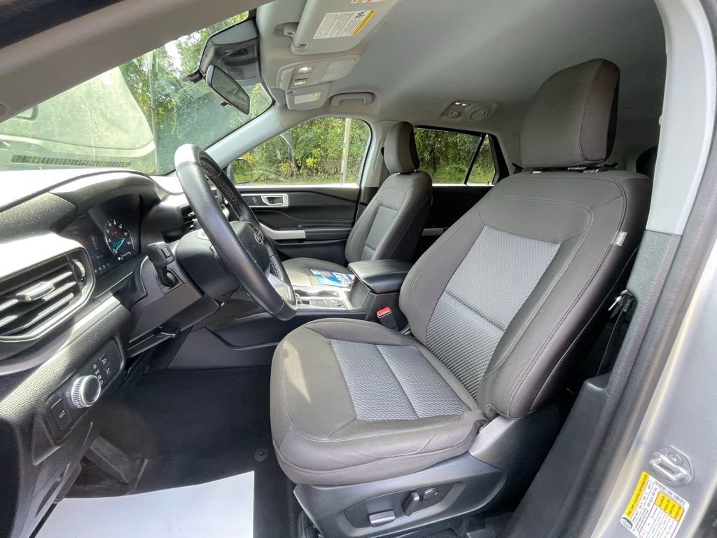 Used 2022 Ford Explorer XLT image 28