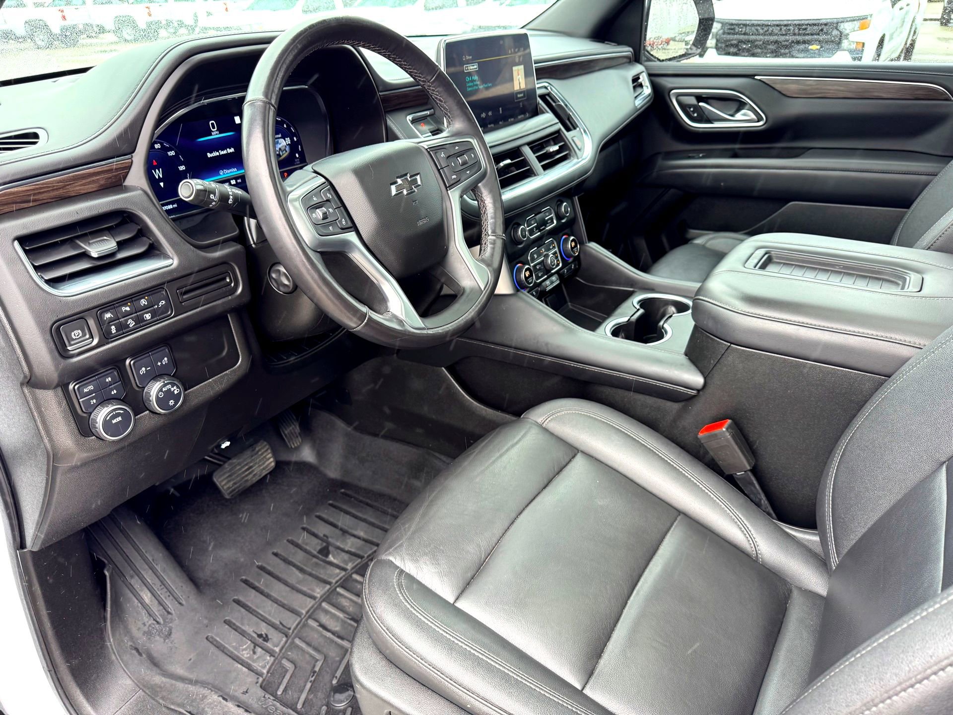 Used 2022 Chevrolet Tahoe Z71 w/ Luxury Package image 11