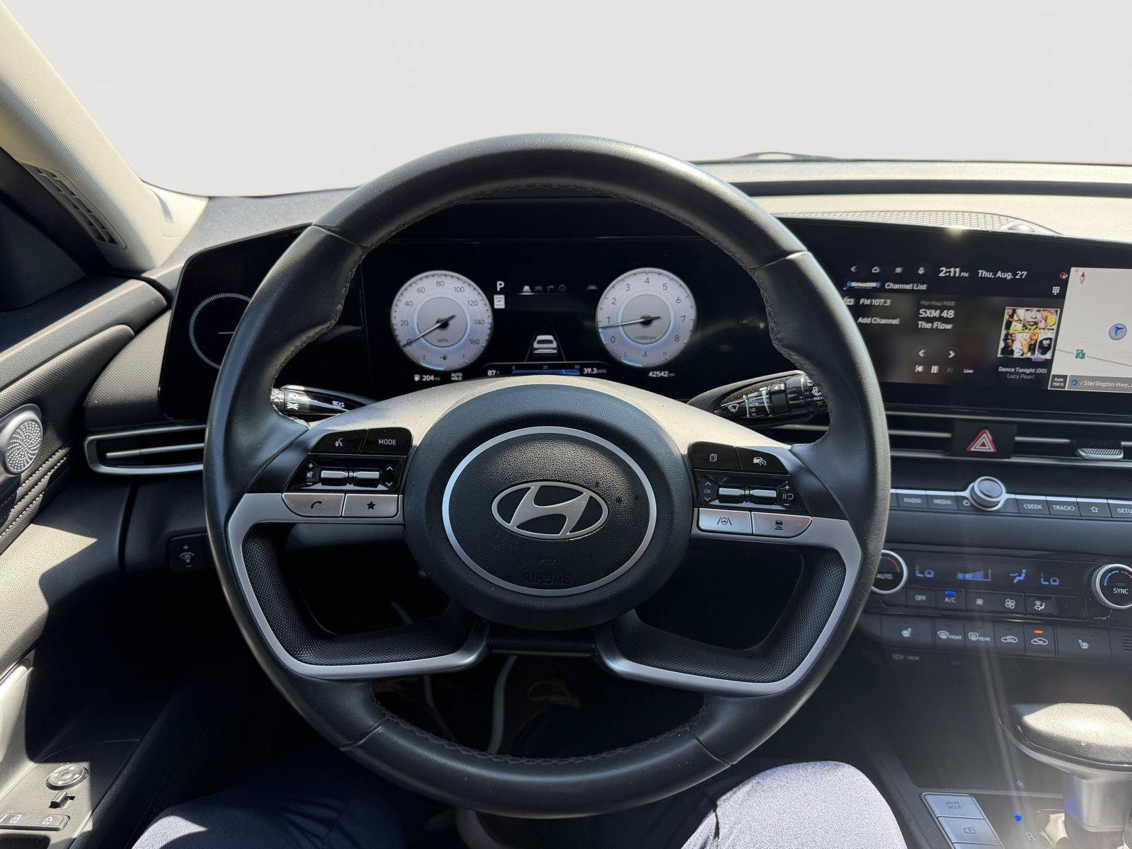 Used 2025 Hyundai Elantra SEL FWD image 9