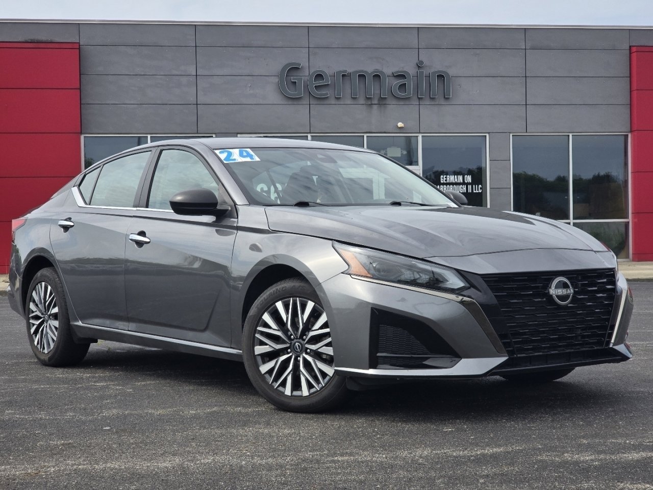 Used 2024 Nissan Altima 2.5 SV AWD/4WD image 2