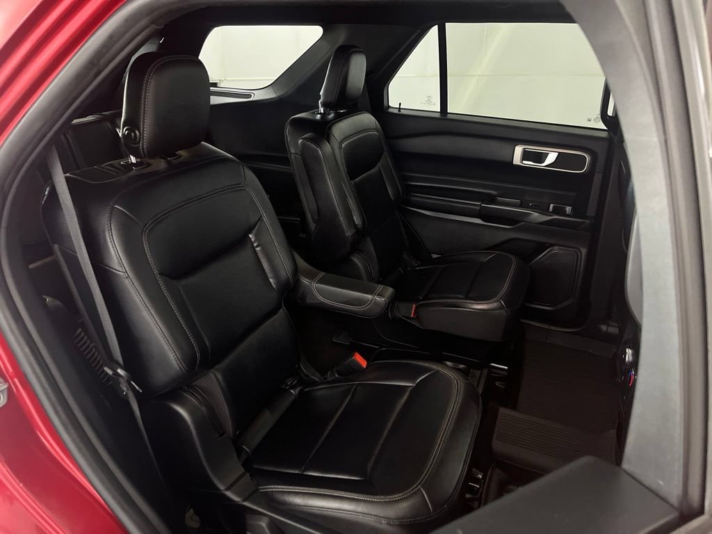 Used 2020 Ford Explorer XLT w/ Equipment Group 202A AWD/4WD image 22
