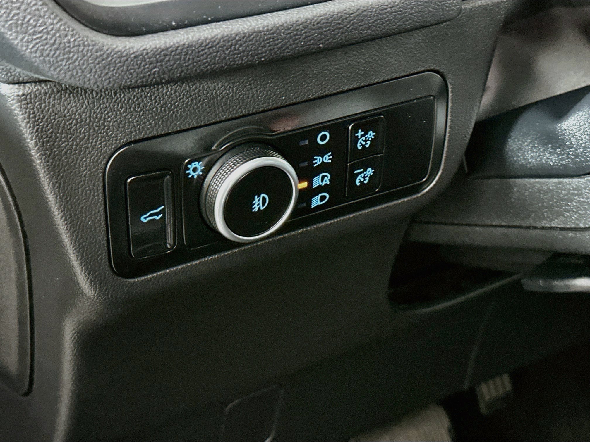Used 2025 Ford Escape ST-Line Select AWD/4WD image 17