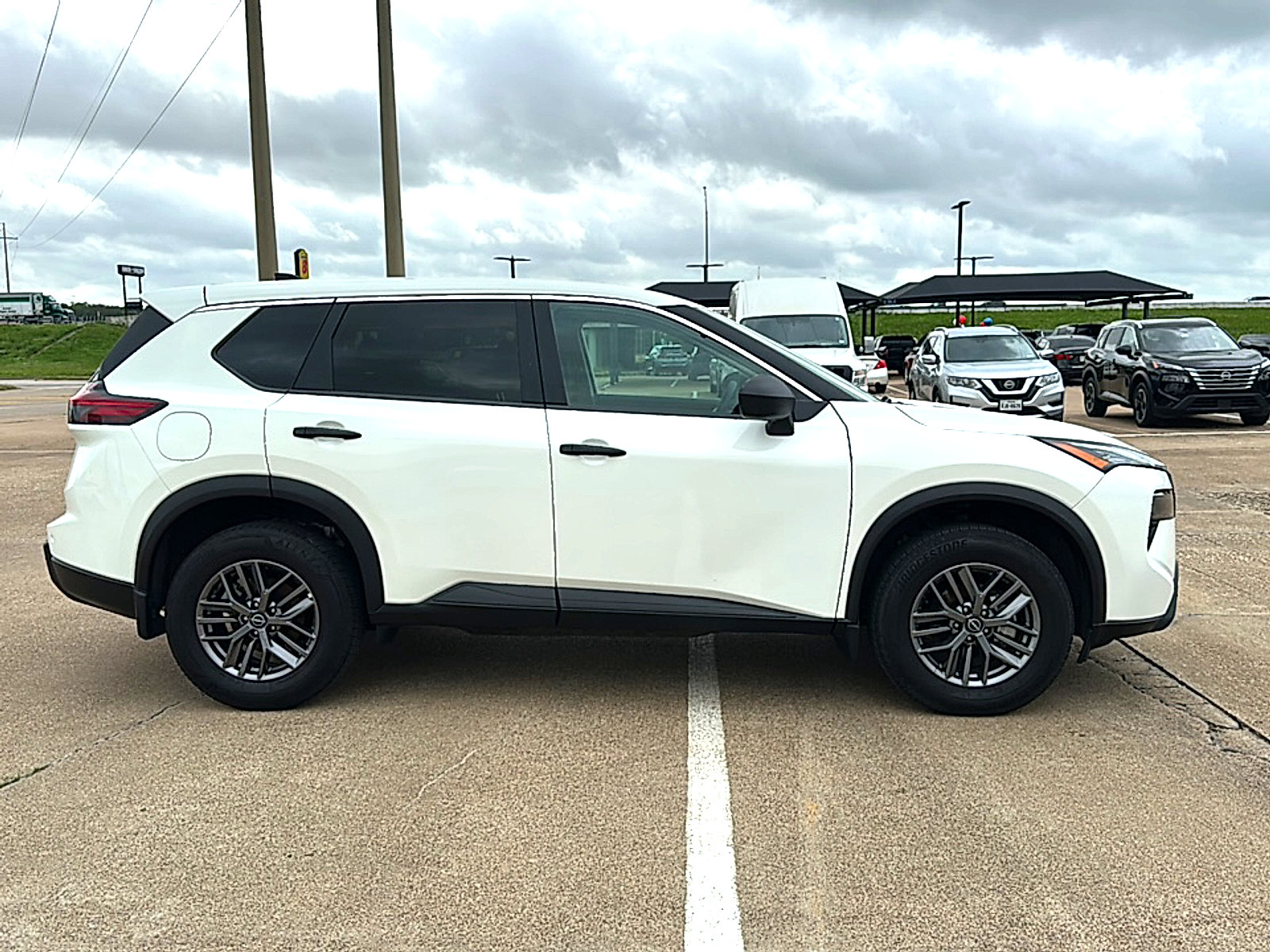 Certified 2025 Nissan Rogue S FWD image 9
