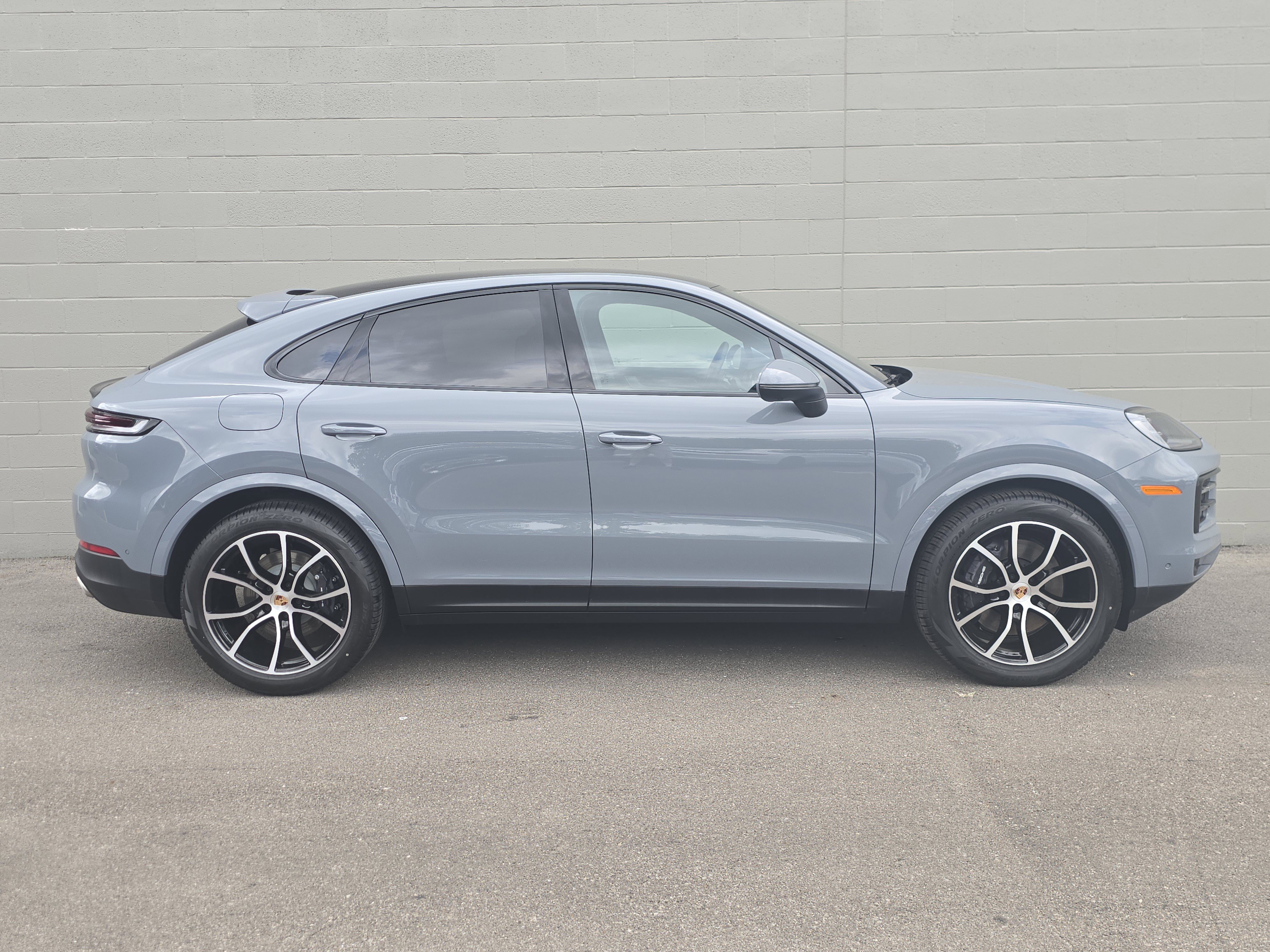 New 2026 Porsche Cayenne Coupe AWD/4WD image 15